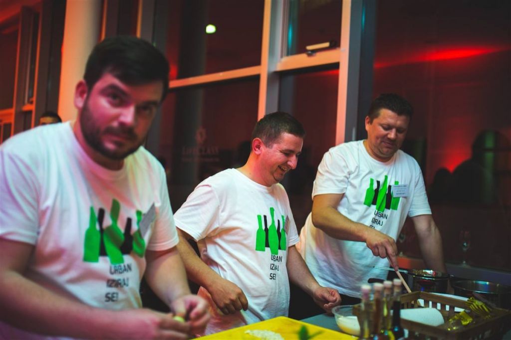 1311616711571972109803792998167