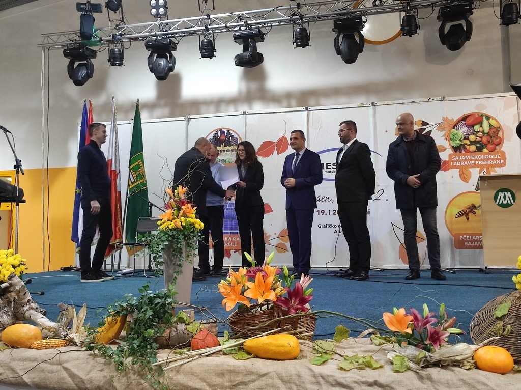 OCJENJIVANJE MEDA Pčelarima dodijeljeno 20 zlatnih, 35 srebrnih i 10 brončanih priznanja