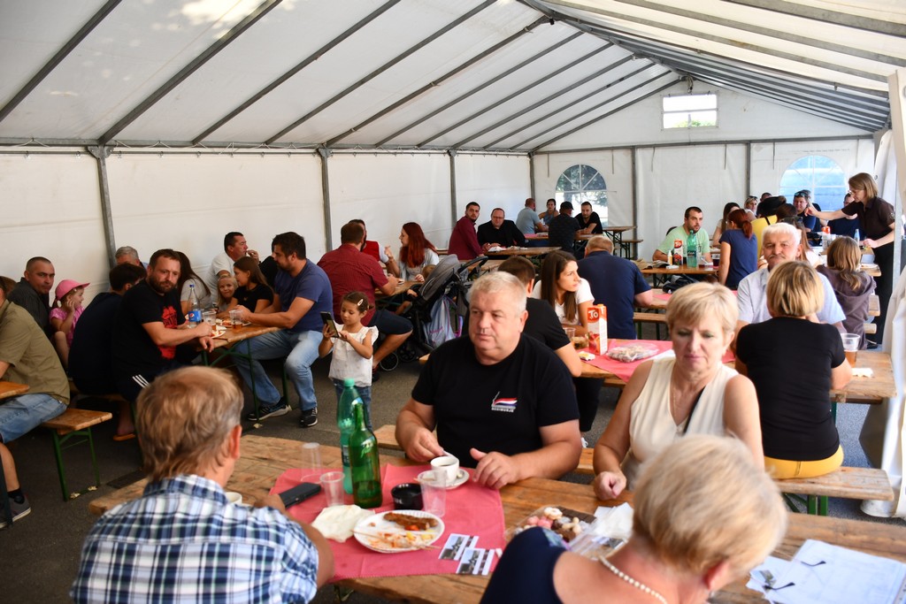 ZAHVALILI IM Ručak za istinske heroje Pušćina