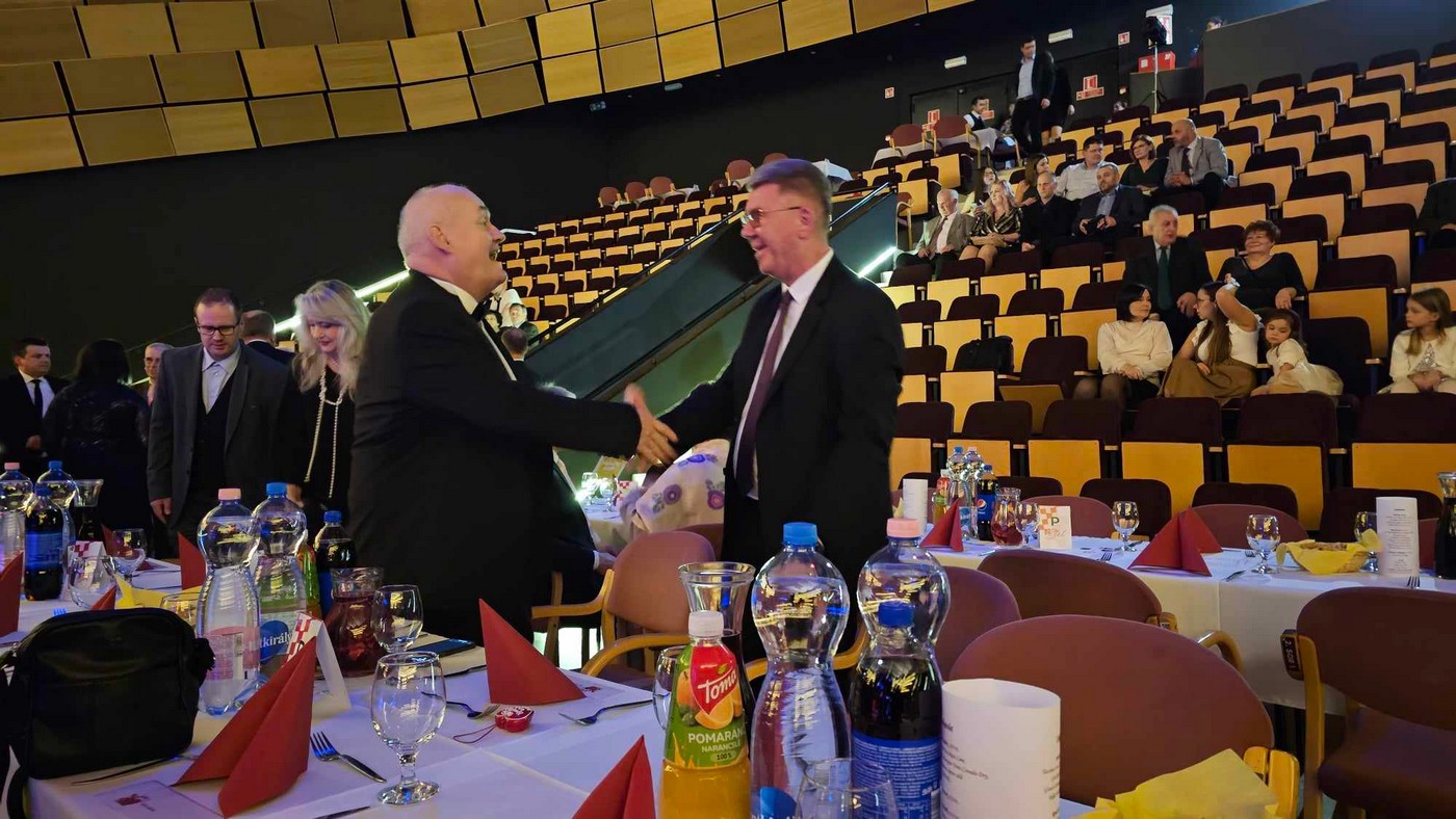 VELIKO PRIJATELJSTVO Održan tradicionalni hrvatski bal u Szombatelyu