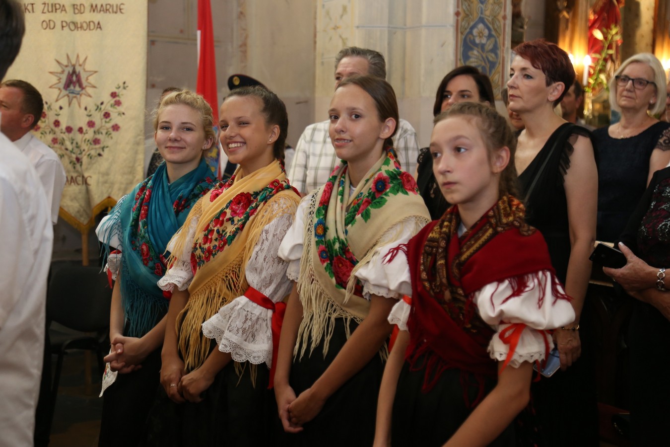 Mladen Cikač iz Gornjeg Hrašćana u Macincu služio mladu misu