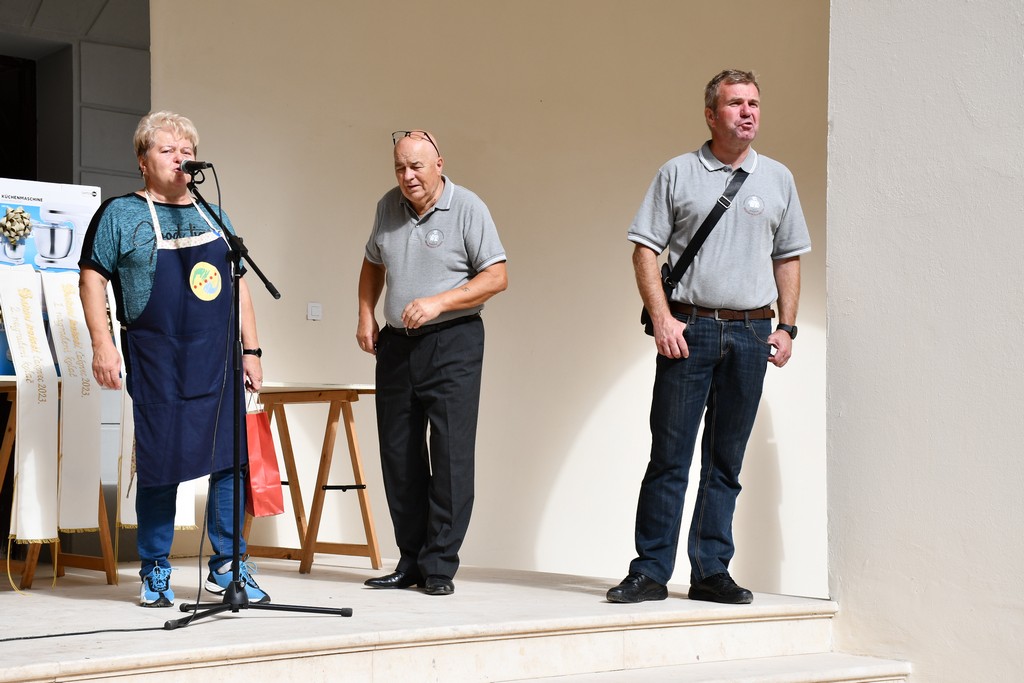 ‘BAKINI KOLAČI’ Najbolji kolač s jabukama pripremila je Natalija Munđar iz Križovca