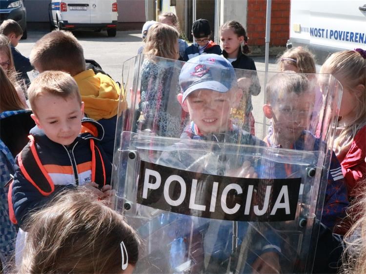 Zvjezdice posjetile Policijsku upravu međimursku