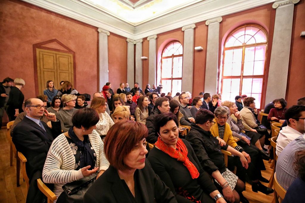 2939118710214618755119529829260