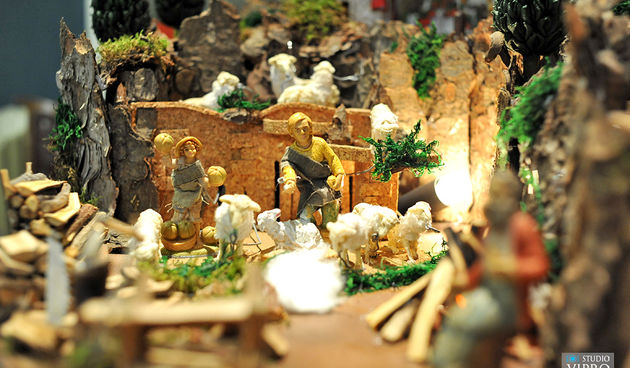 Josip Slaviček iz Preloga izradio prekrasne jaslice koje krase Dom kulture