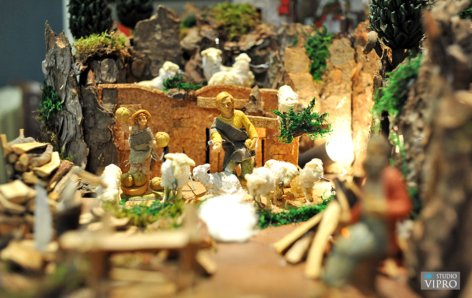 Josip Slaviček iz Preloga izradio prekrasne jaslice koje krase Dom kulture
