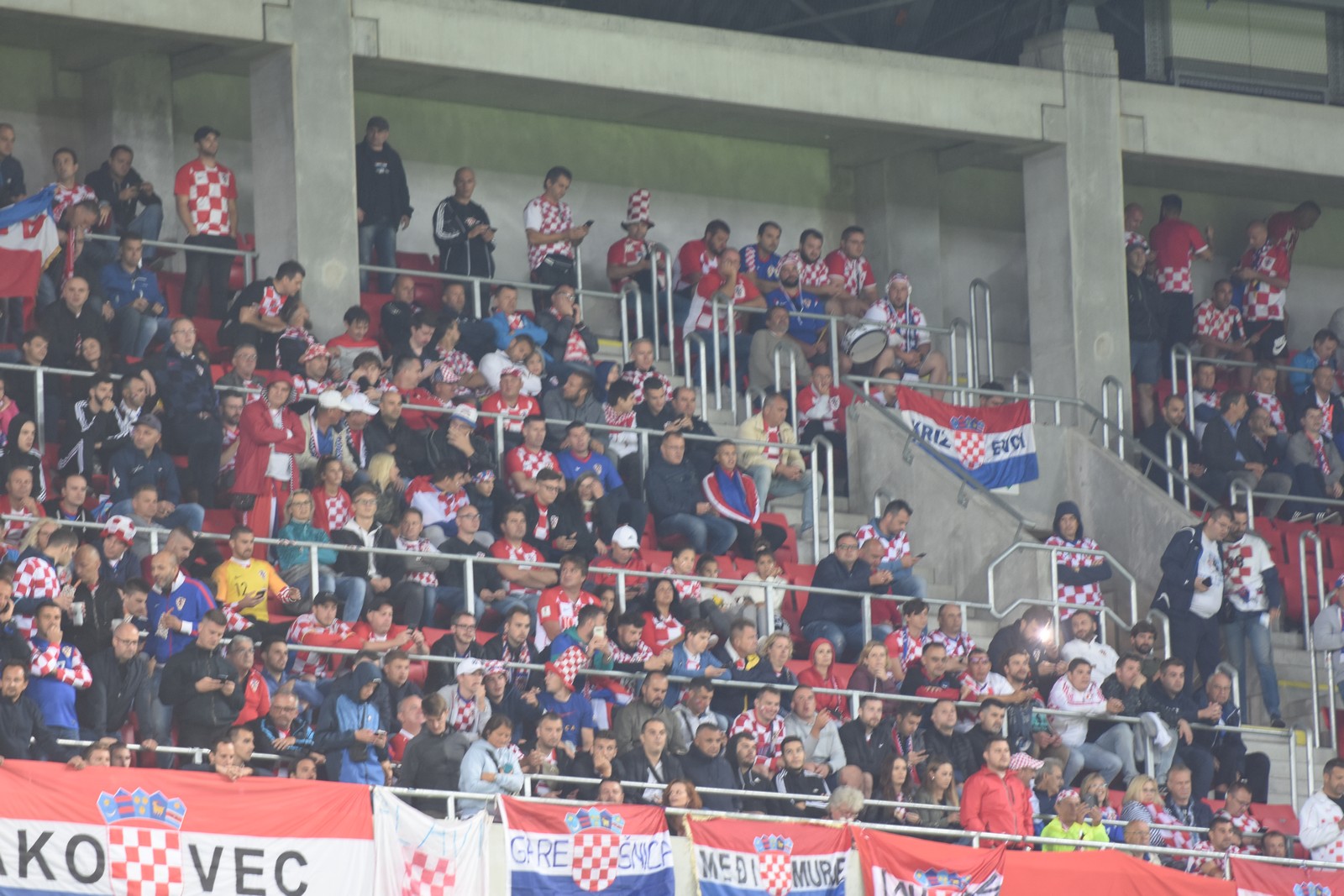 Image 3833519 (auto) Image 3833519 (auto)