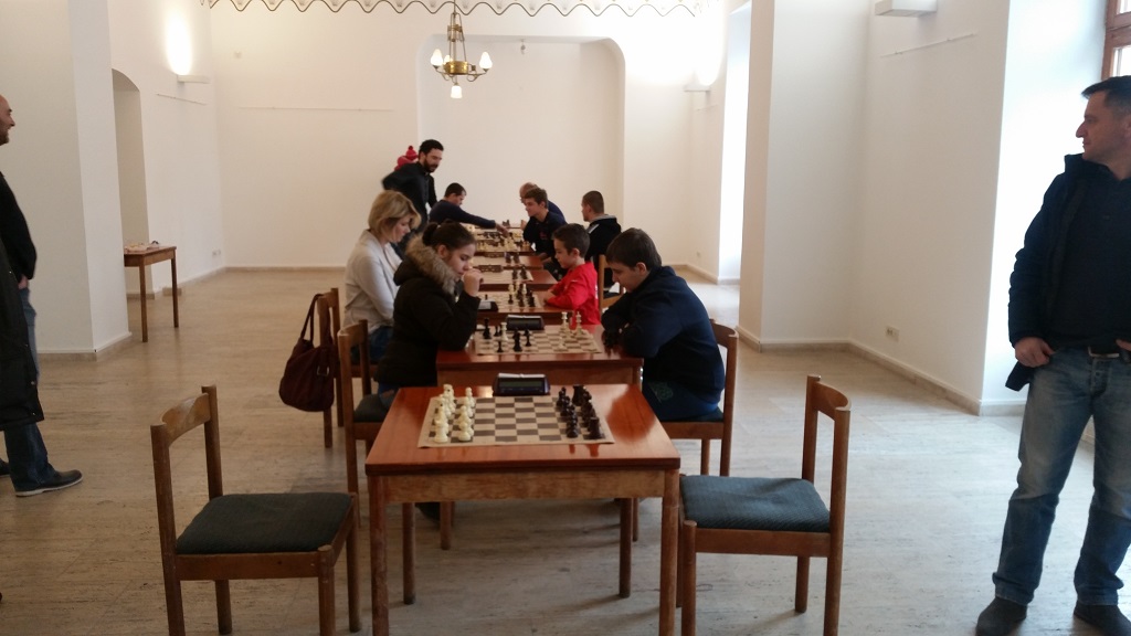 20151212105703212665