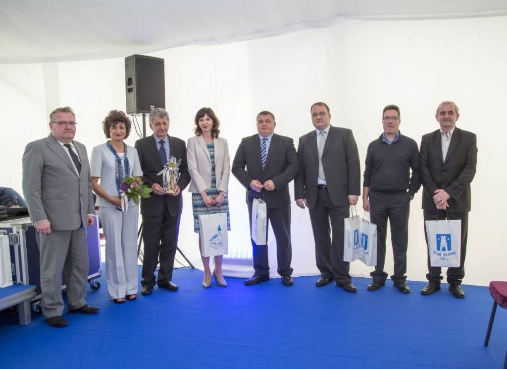 35531548792a5208optimized108917