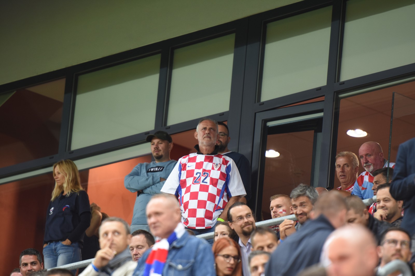 Image 3833517 (auto) Image 3833517 (auto)