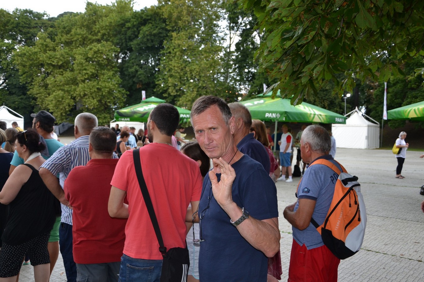 U jezeru Staroga Grada posjetitelji uživali u besplatnom ručku