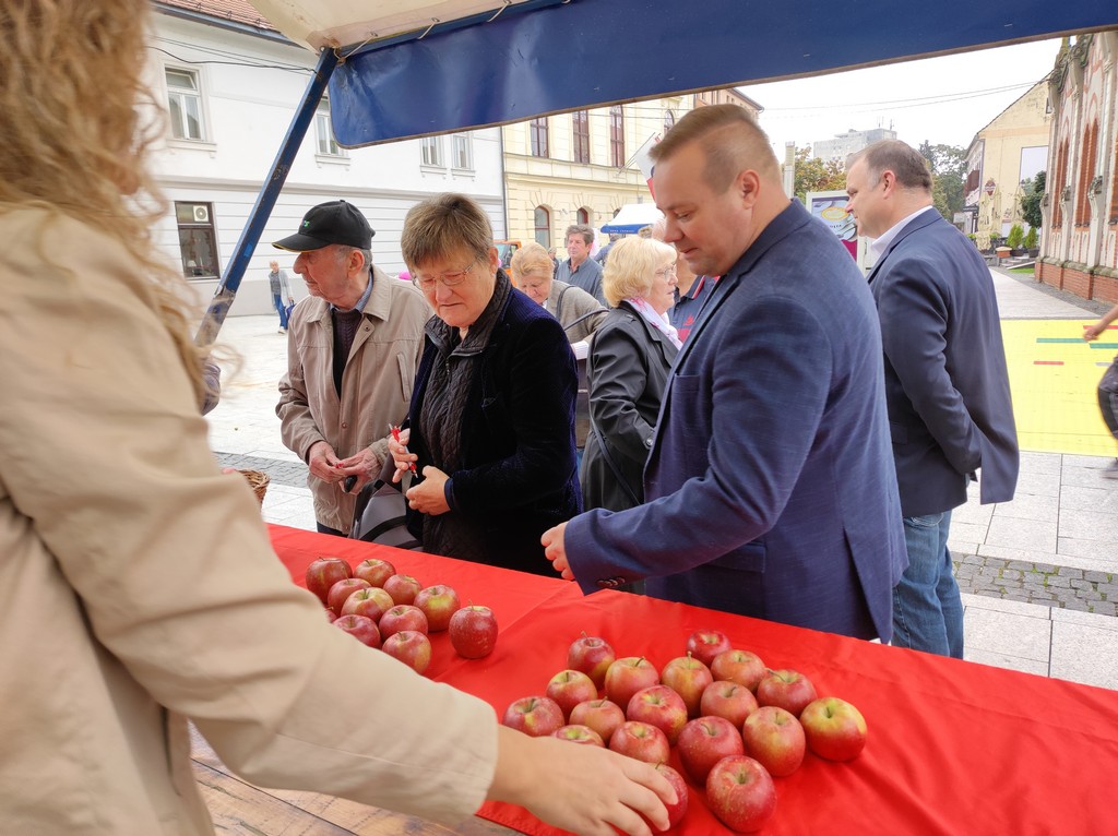 FORUM SENIORA SDP-A Osobe treće životne dobi ne smiju biti marginalizirane, izolirane i zaboravljene!