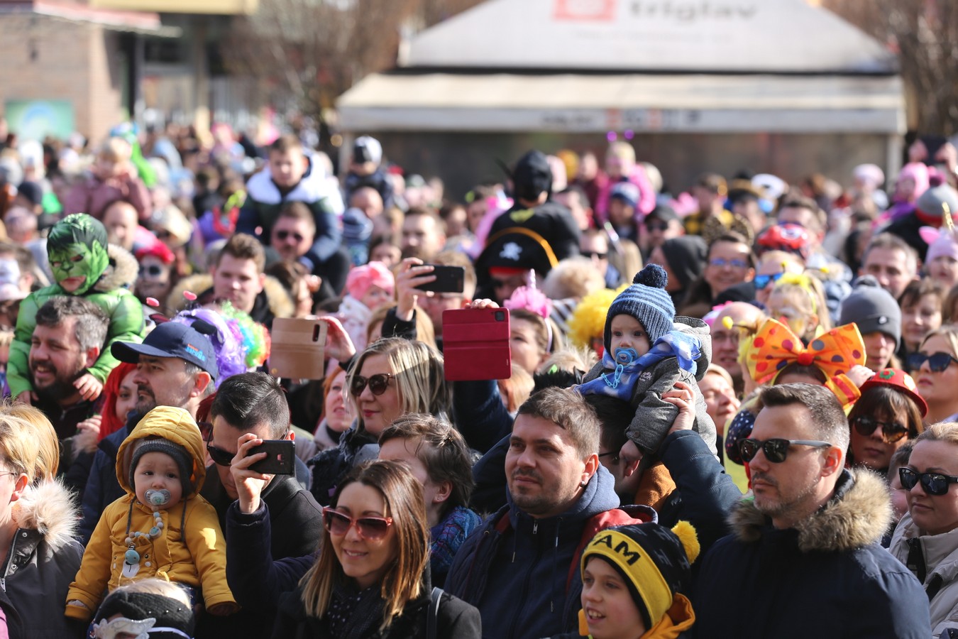 DJEČJI FAŠNIK Male maškare zavladale centrom Čakovca!
