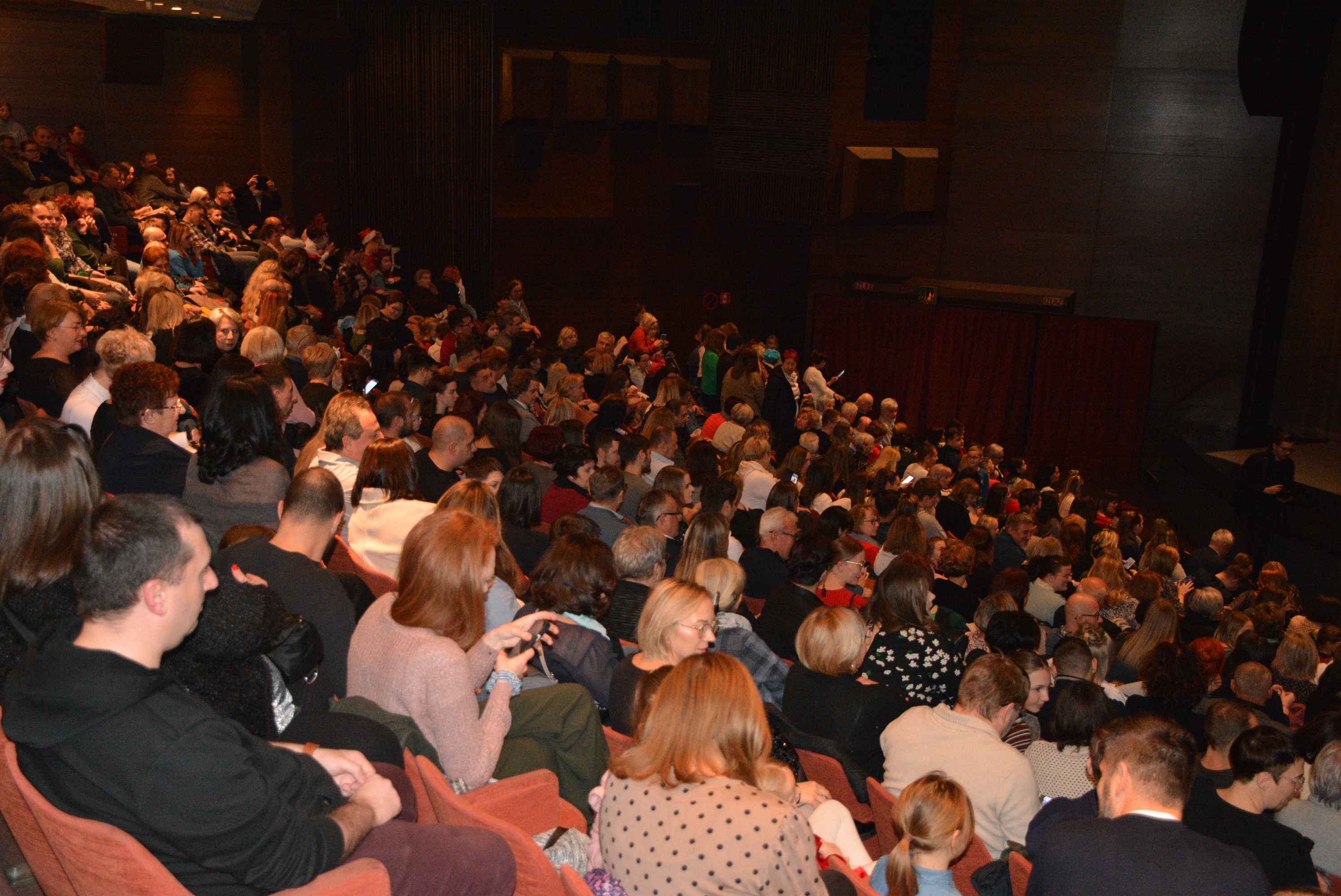 FOTO/VIDEO Spektakularna izvedba ‘Orašara’ – Ukrainian classical ballet oduševio čakovečku publiku FOTO/VIDEO Spektakularna izvedba ‘Orašara’ – Ukrainian classical ballet oduševio čakovečku publiku