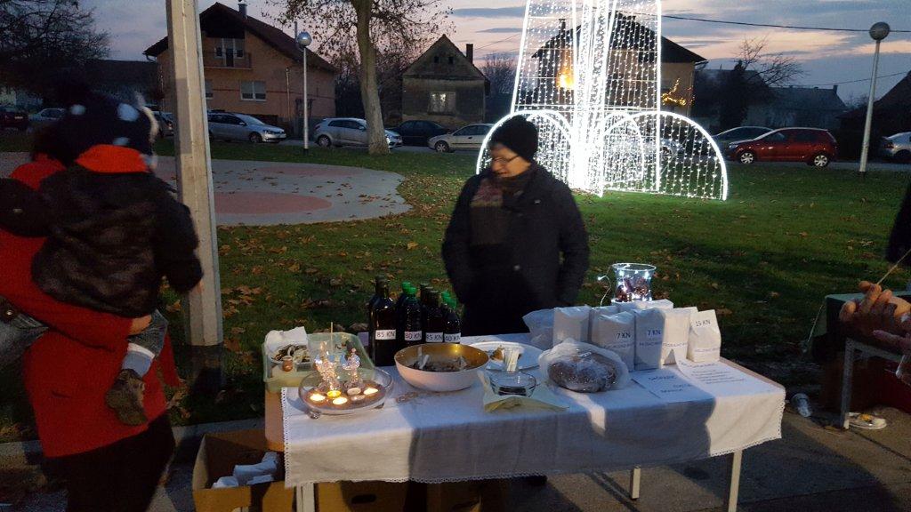 Zapaljena prva adventska svijeća u Svetoj Mariji