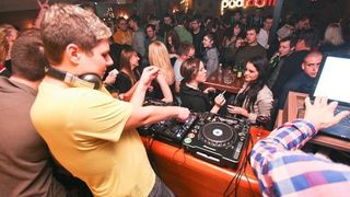 slika0002 Podroom (Subota, 15.12. – Winter house madness)