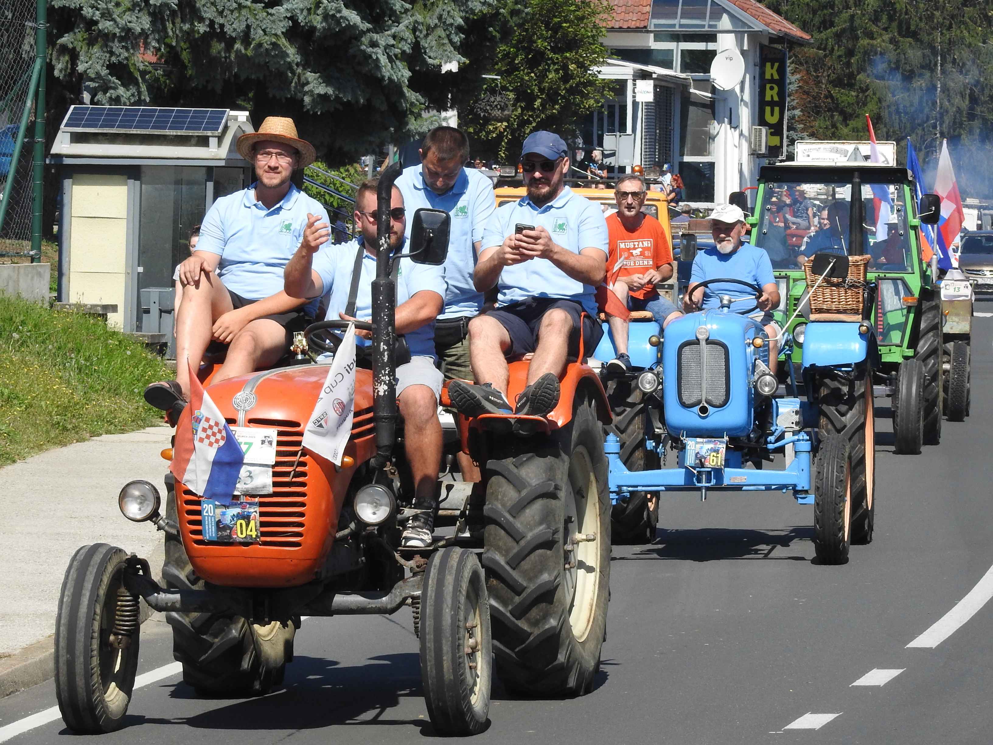 SELNICA Pogledajte kako je bilo na 17. susretu starih traktora