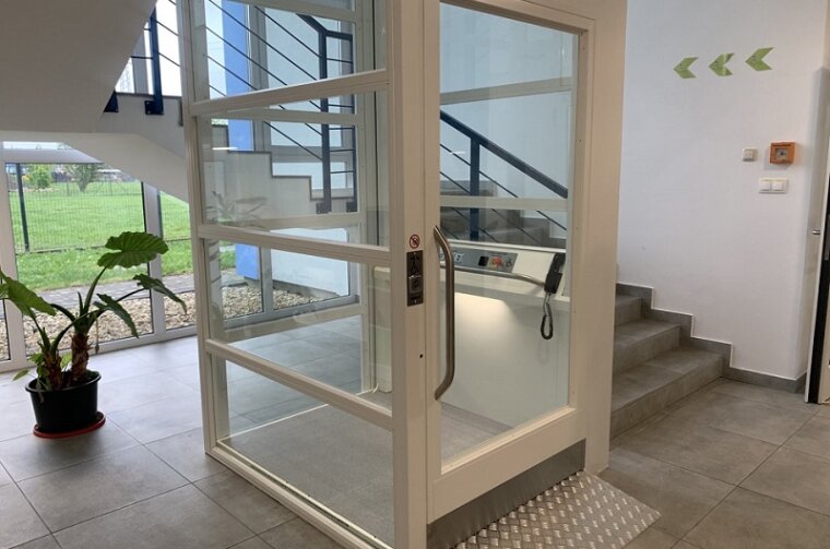 Prelog vertikalna platforma