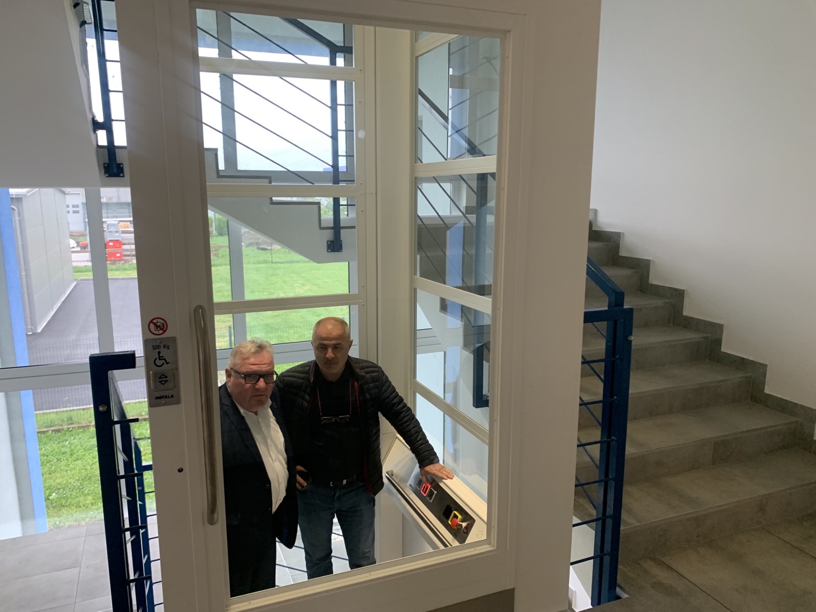 Prelog vertikalna platforma