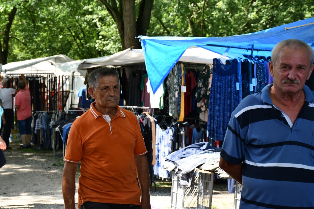 SAJAM U ČAKOVCU Sajam je preplavilo obilje svježeg voća i povrća