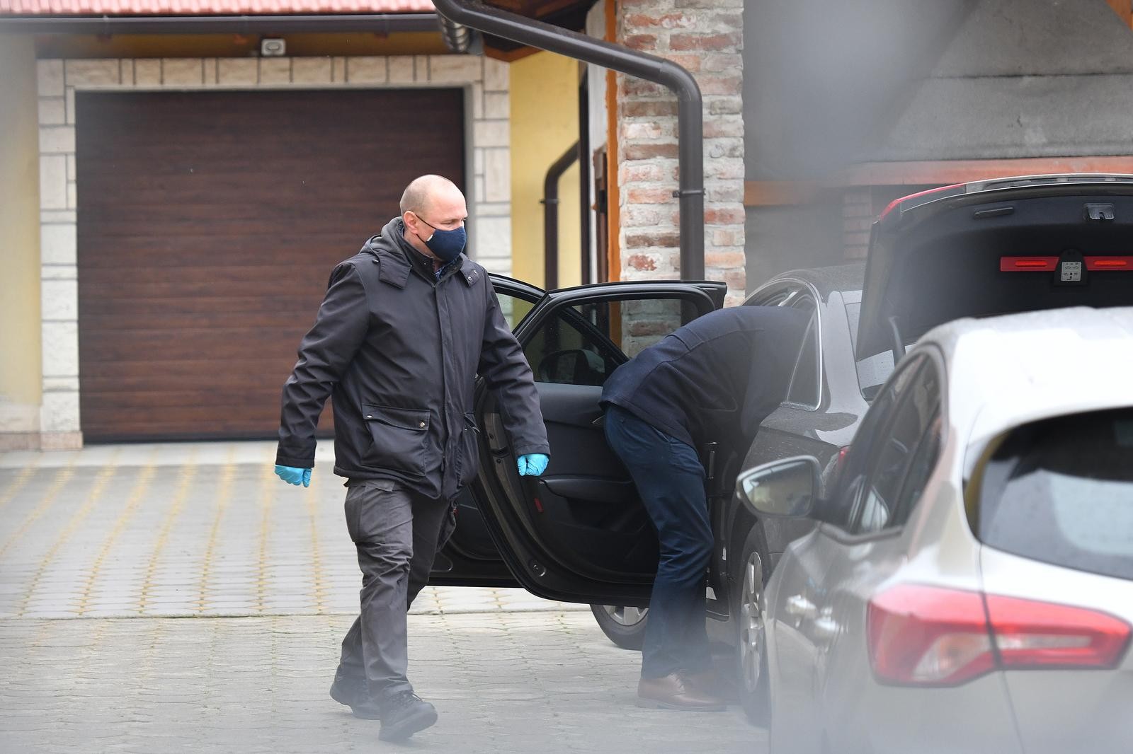 FOTO S TERENA Traje pretres kuće ministra Darka Horvata u Donjoj Dubravi!