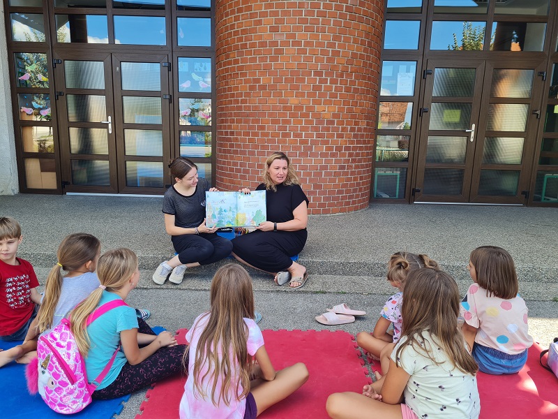 PRELOŠKA KNJIŽNICA Međunarodni dan pismenosti obilježen uz pričaonicu