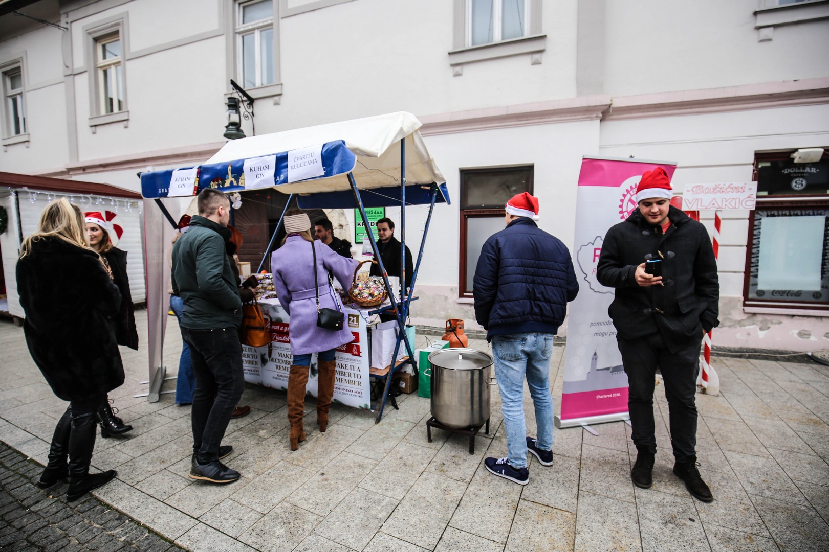 Štand dobrote Rotary cluba Međimurje u središtu Čakovca