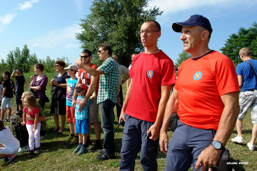 304012705dsc02263777044