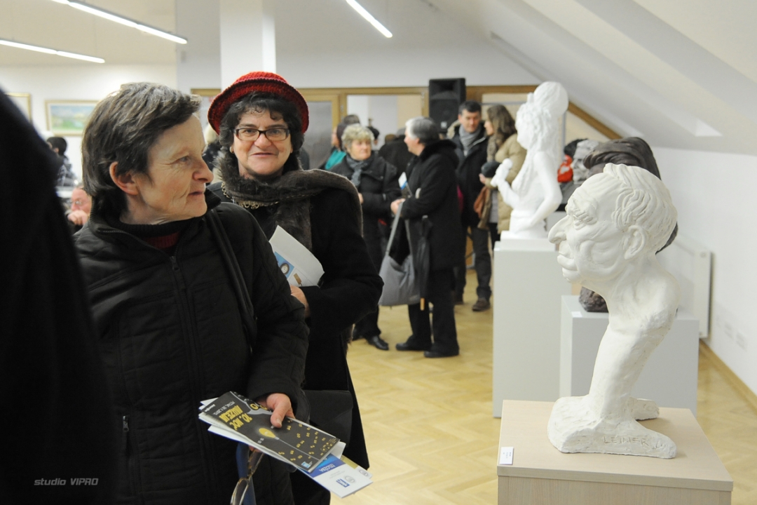 273911142dsc3980487127