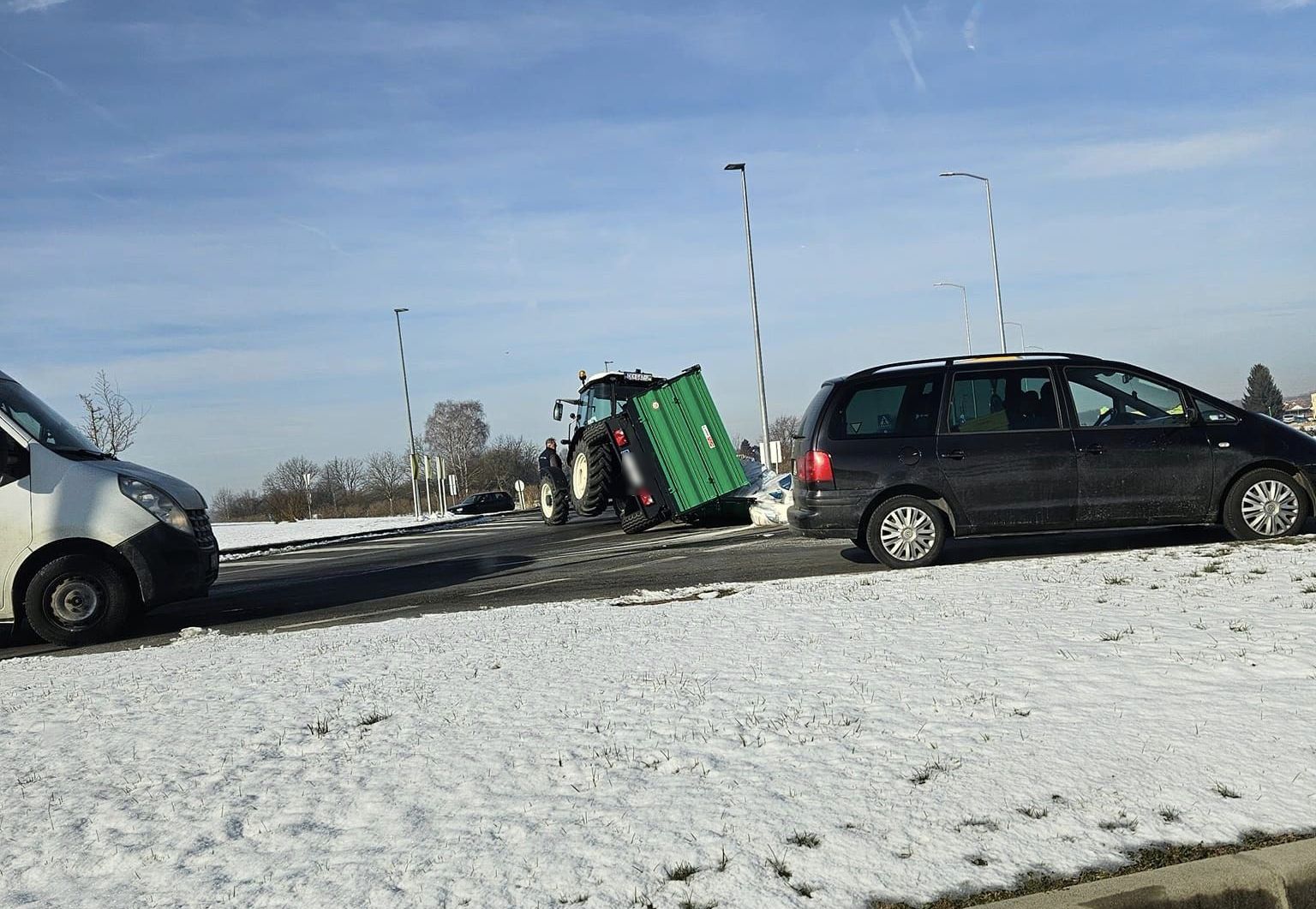 U Čakovcu se prevrnula traktorska prikolica