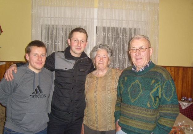 1087757615096096359725851469063