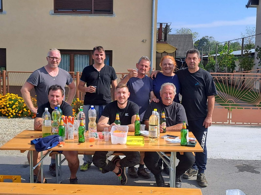 DONJI MIHALJEVEC Mještani ujedinjeni u sadnji drveća i bojanju igrala