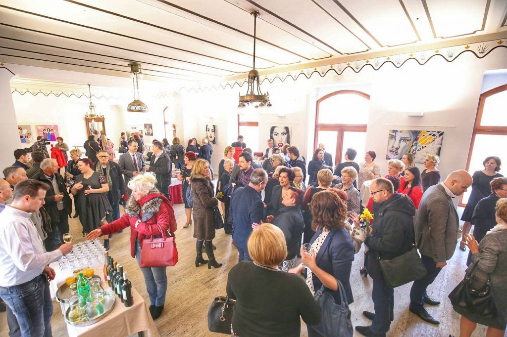 2939085910214618755439537301029