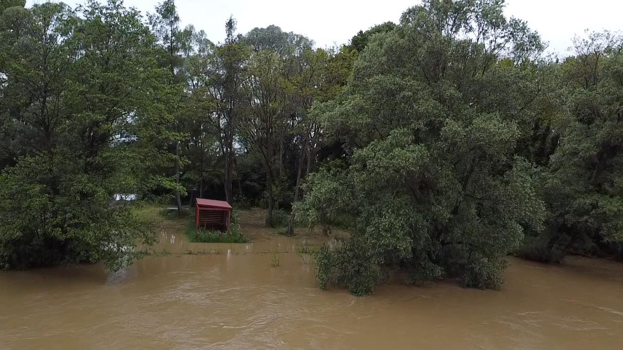 IZGLEDA STRAŠNO Nabujala Mura na potezu od Kotoribe do Donje Dubrave