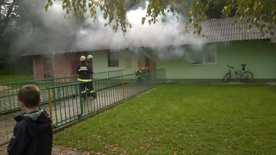 1060940564294127581894459720235