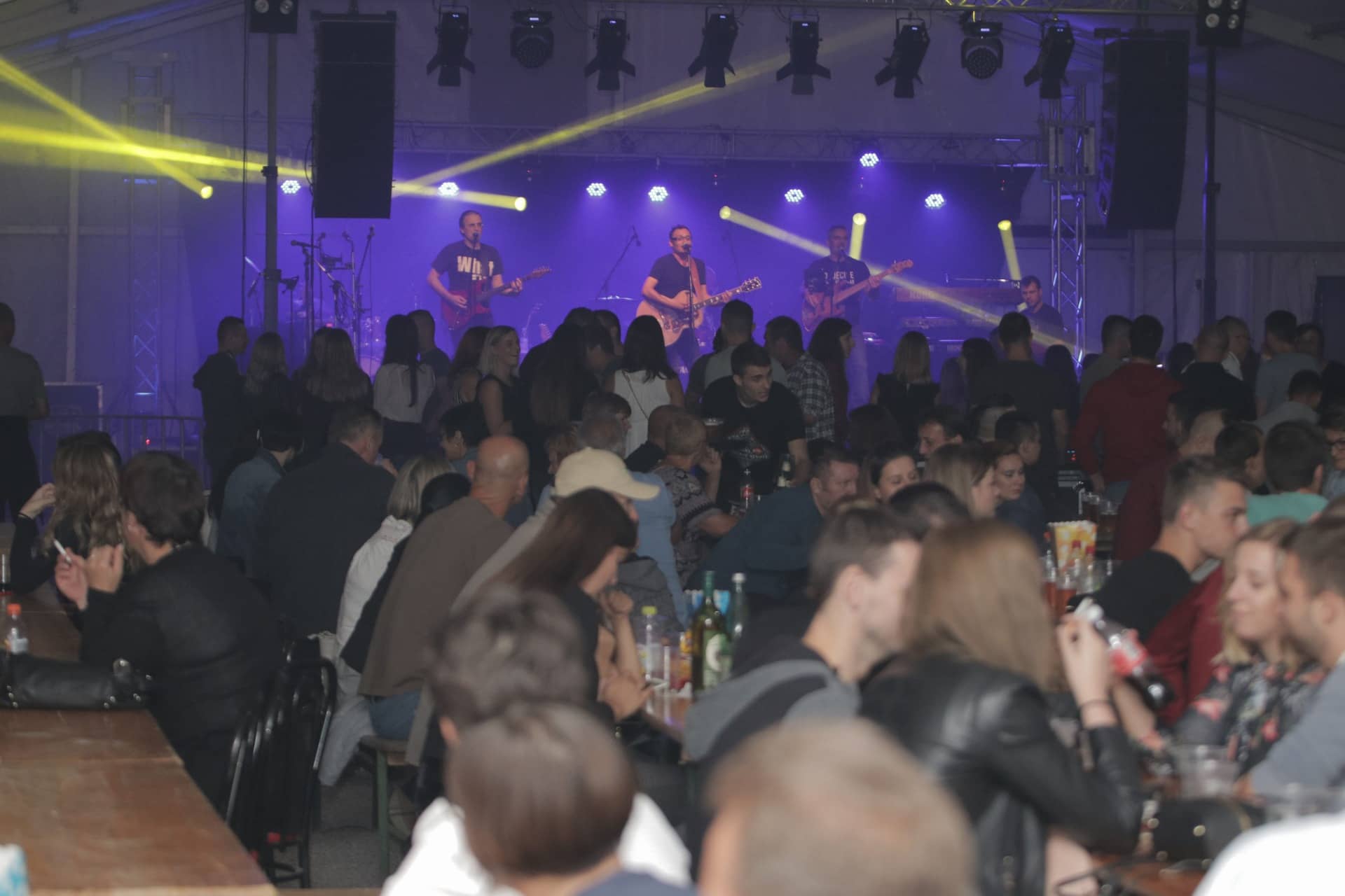 Leteći odred oduševio ispod šatora u Kotoribi