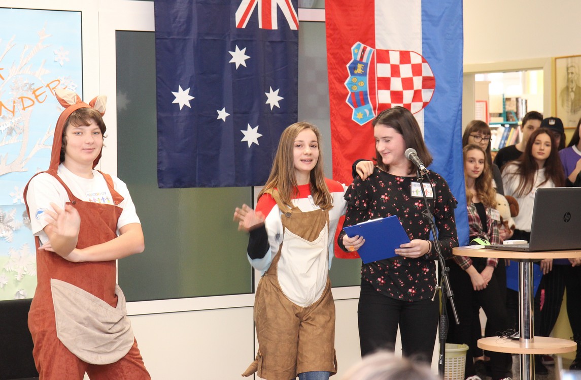 Veleposlanica Australije Elizabeth Petrovic u posjetu ETŠ Čakovec donirala mobilnu učionicu!