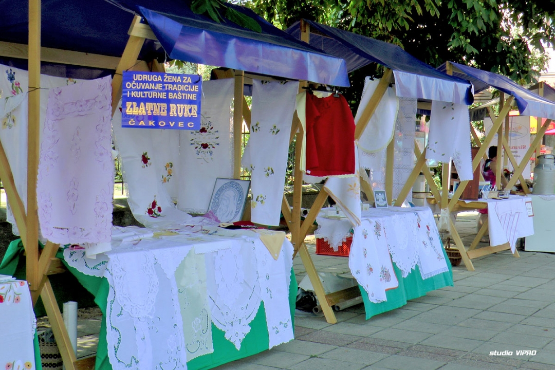 303612679s1040005153226