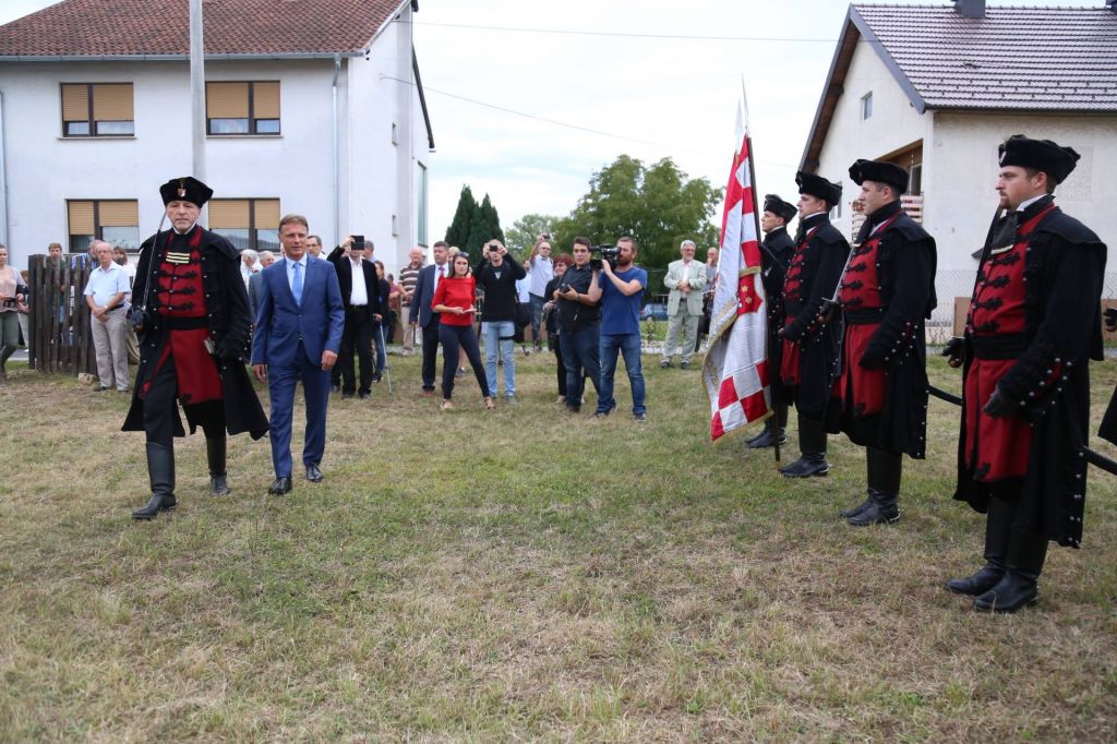 2143940110212942440812719133082