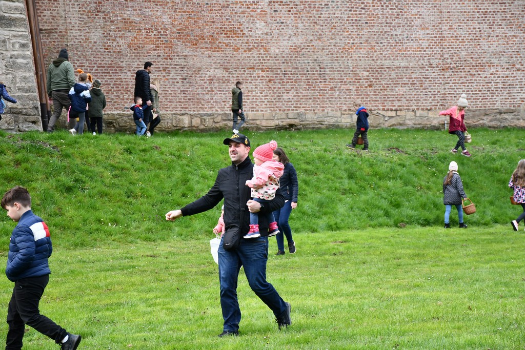 VIDEO I FOTO Potraga za uskrsnim jajima u Perivoj Zrinskih privukla mnoštvo mališana