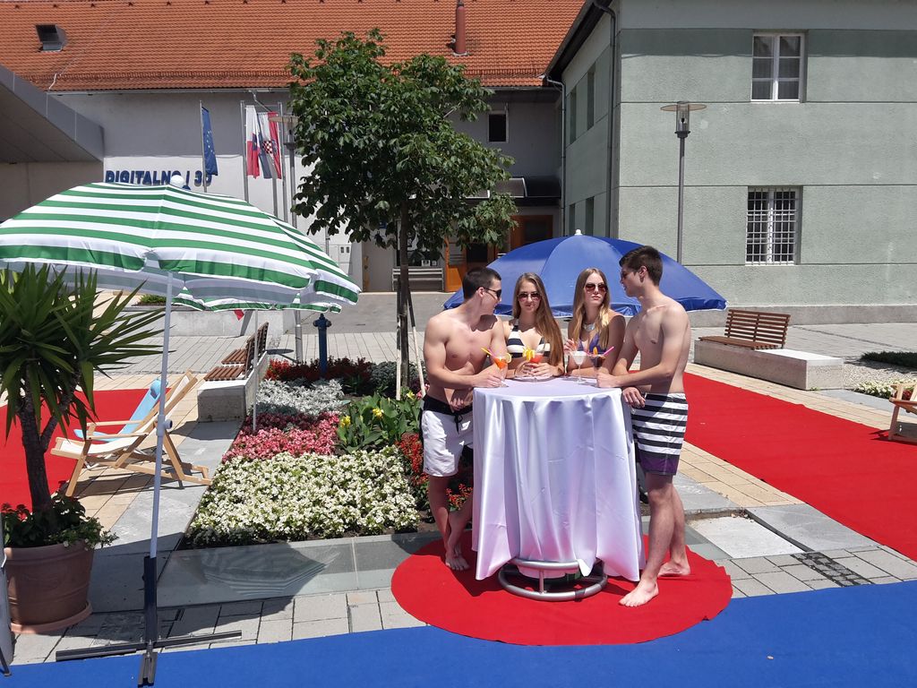 29841235820150625123300richtone