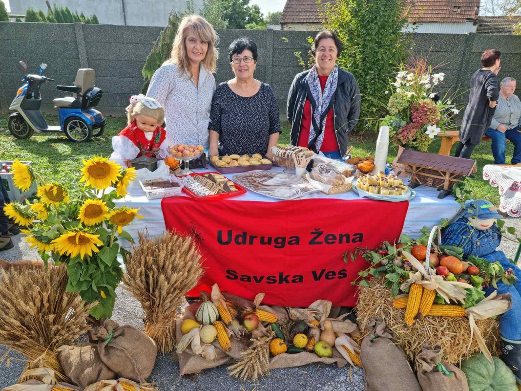 FOTO Dani kruha u Strahonincu: Kruh, peciva, odlični kolači i ostale delicije oduševili posjetitelje FOTO Dani kruha u Strahonincu: Kruh, peciva, odlični kolači i ostale delicije oduševili posjetitelje