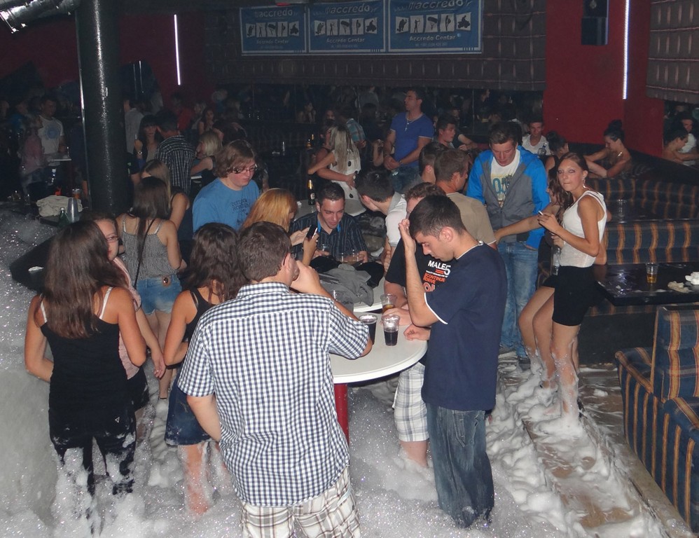 slika0089154546 Pjena party u Šampionu (Subota, 16.8.2014.)