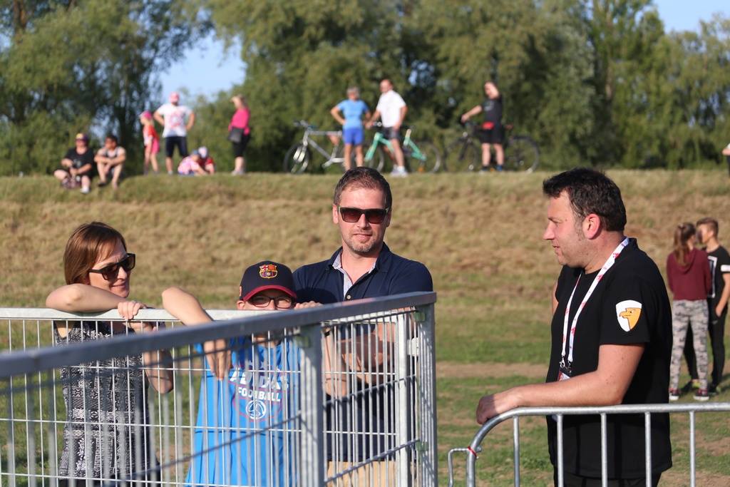 1892731210212055229032979141472