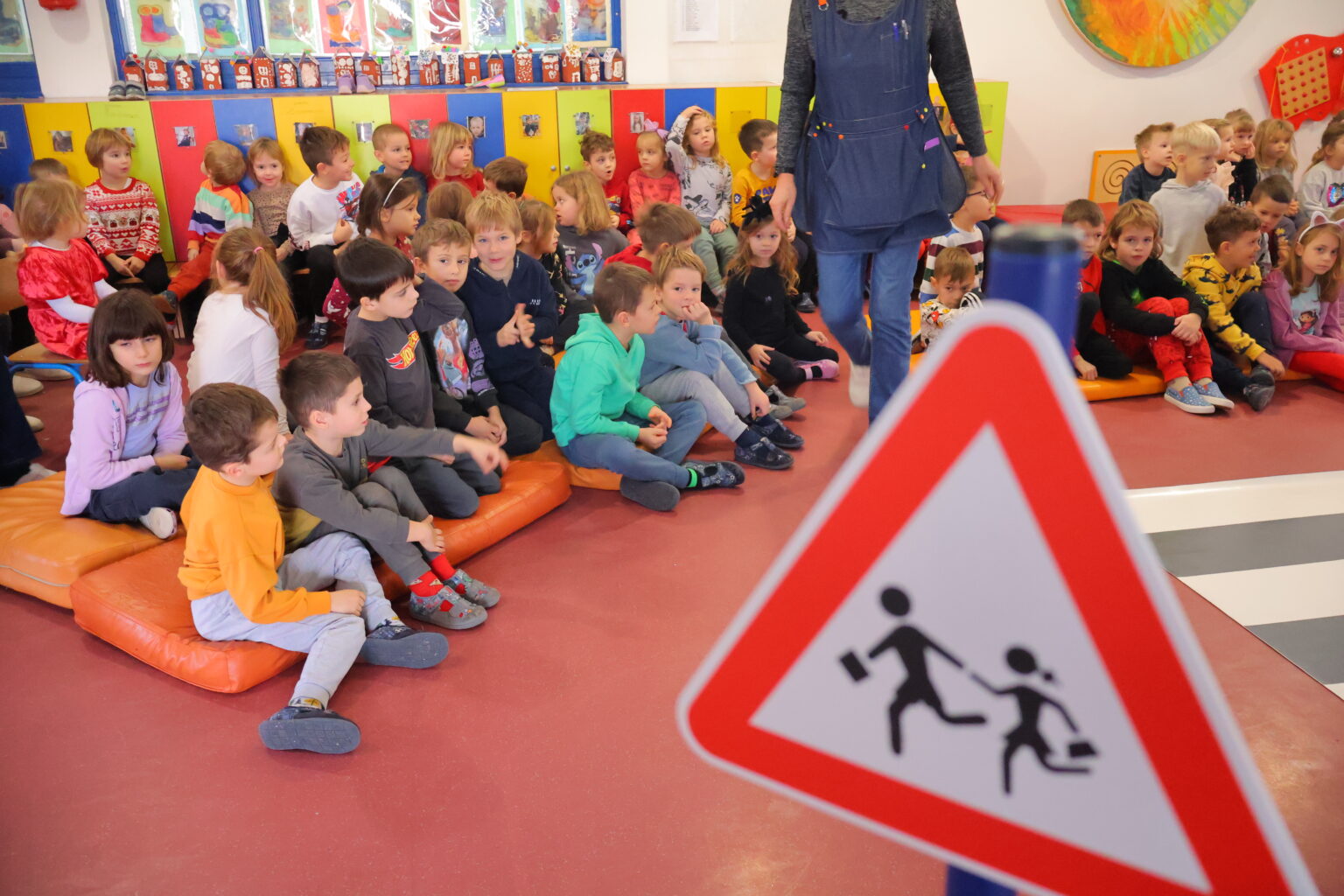 Mališani u Dječjem vrtiću Cipelica učili prometna pravila