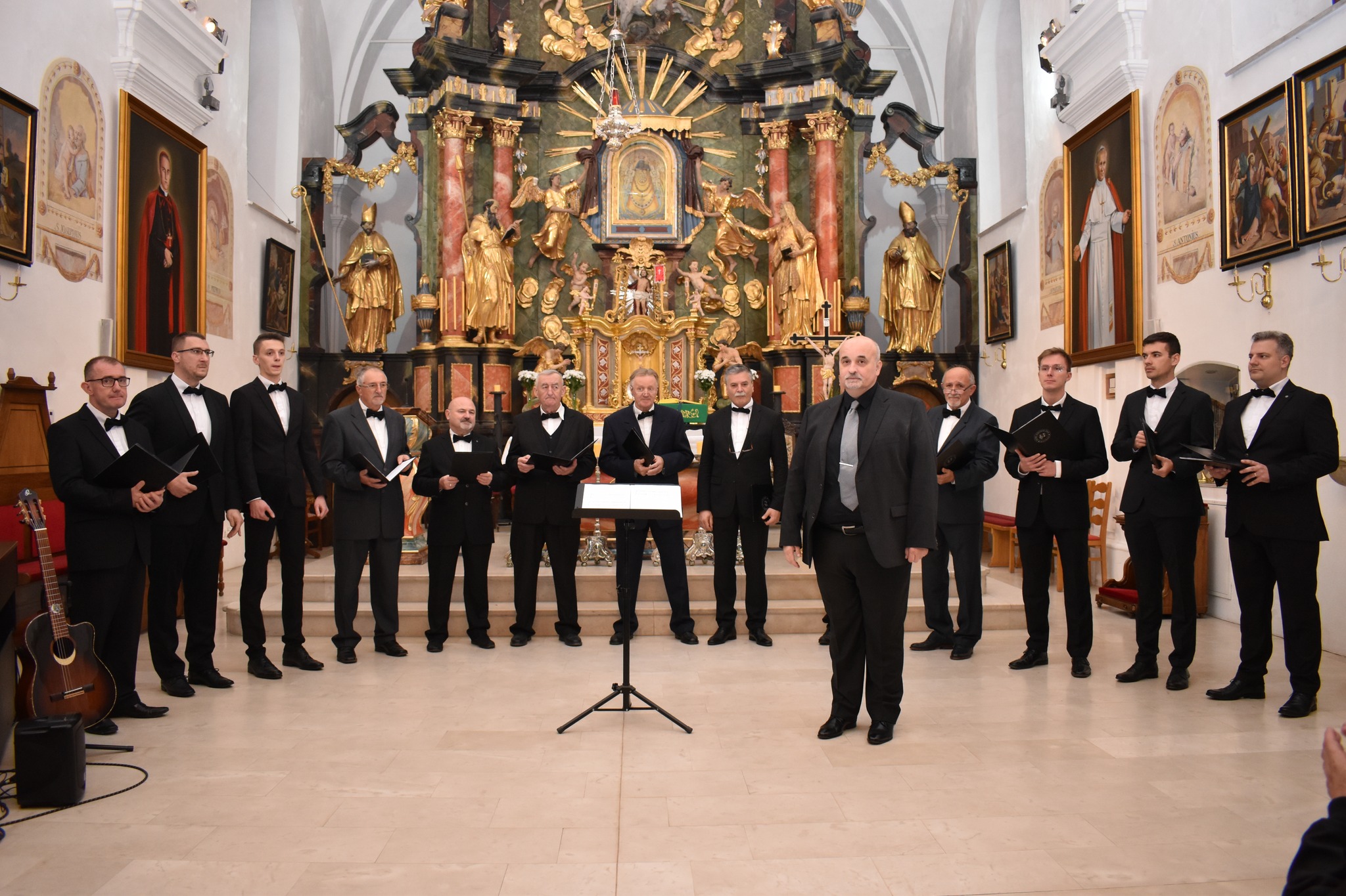 FOTO Pogledajte kako je bilo na koncertu muških zborova u Lopatincu