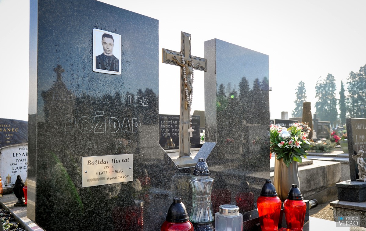 VJEČNA MU SLAVA Paljenjem svijeća obilježeno sjećanje na branitelja Božidara Horvata