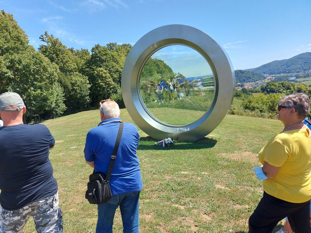 FOTO Društvo ‘Veteran’ povodom Oluje obišlo donje Pounje gdje je ratovalo prije 26 godina
