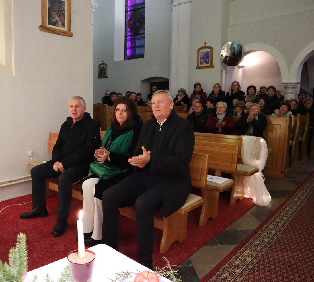 FOTO Adventsko-božićni koncert HKUU Sveti Martin