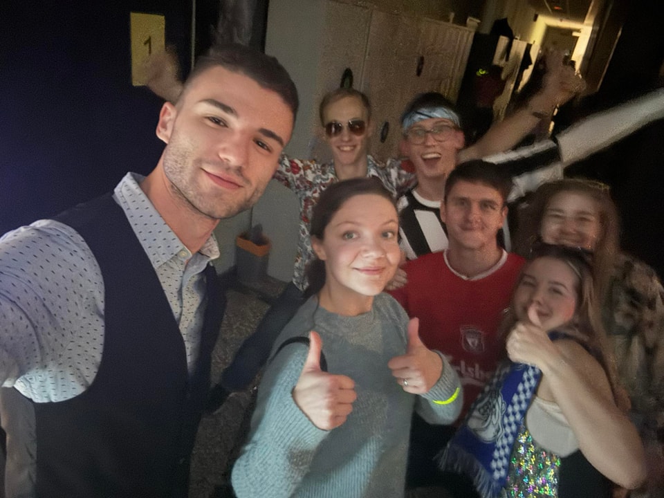 Gimnazijski Trash party